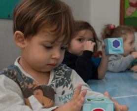 Escola com maternal meio período