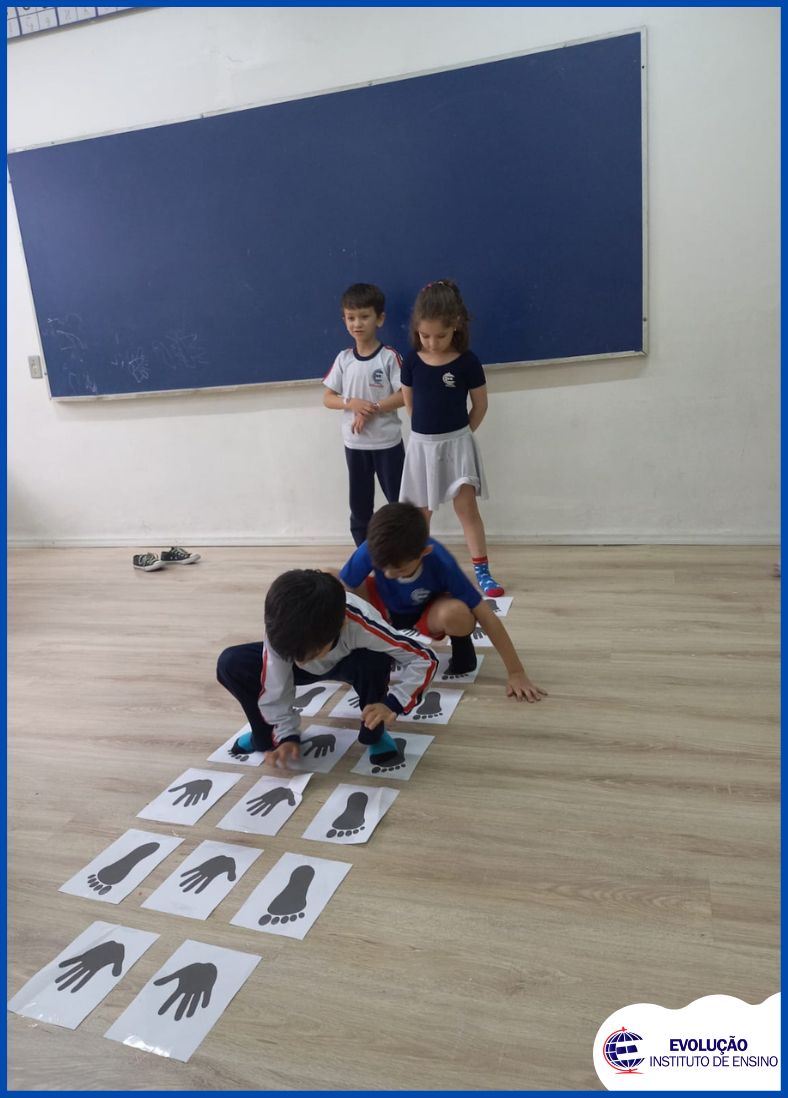 Brincadeira Com Pés E Mãos Blog